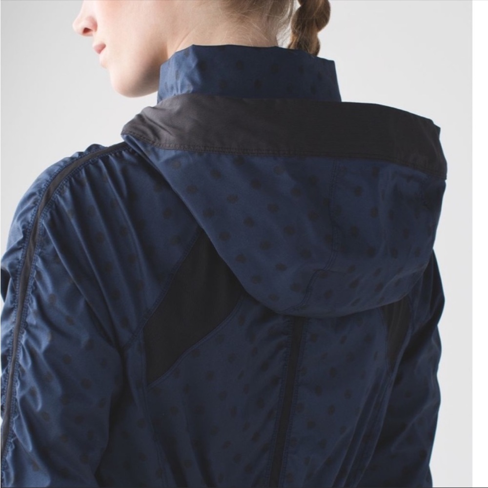 Lululemon Gather and Sprint Jacket - Picture 3 of 15